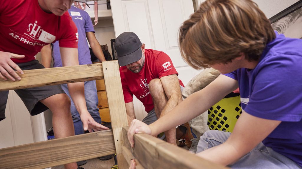 GCU volunteers with Sleep in Heavenly Peace to assemble beds for the less advantaged